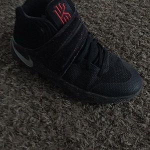 Kyrie 2